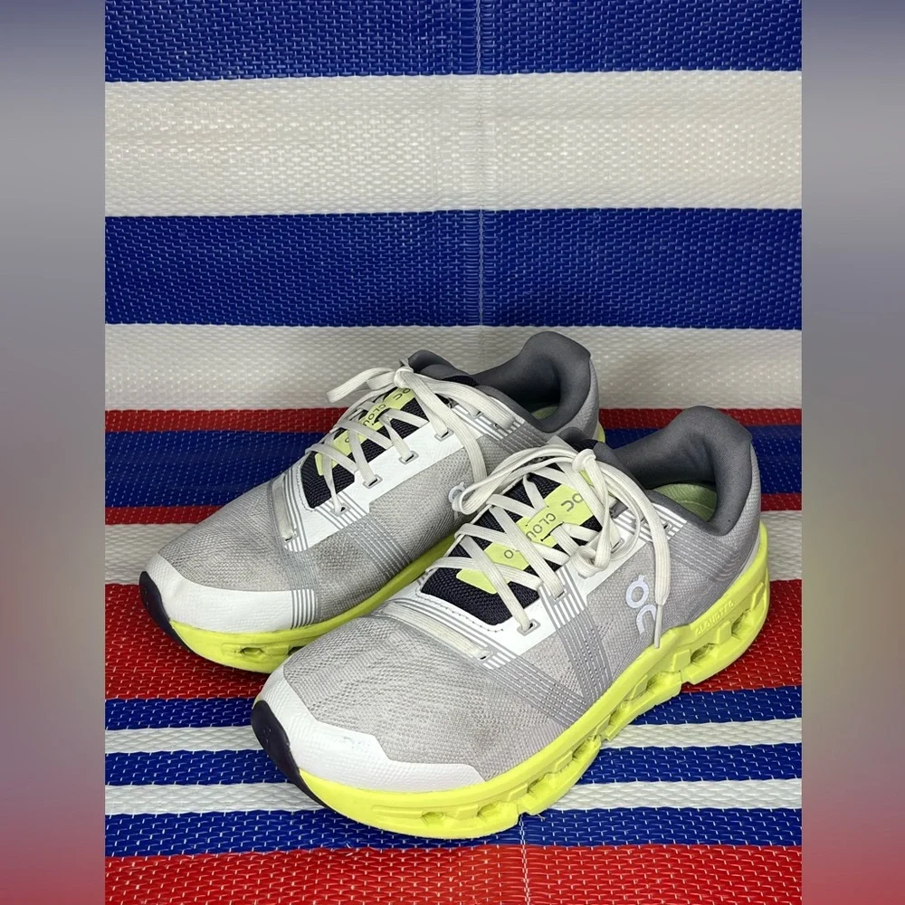 Women’s ON Cloudgo Women’s Road Running Shoes - Size 8.5 White/Meadow Green